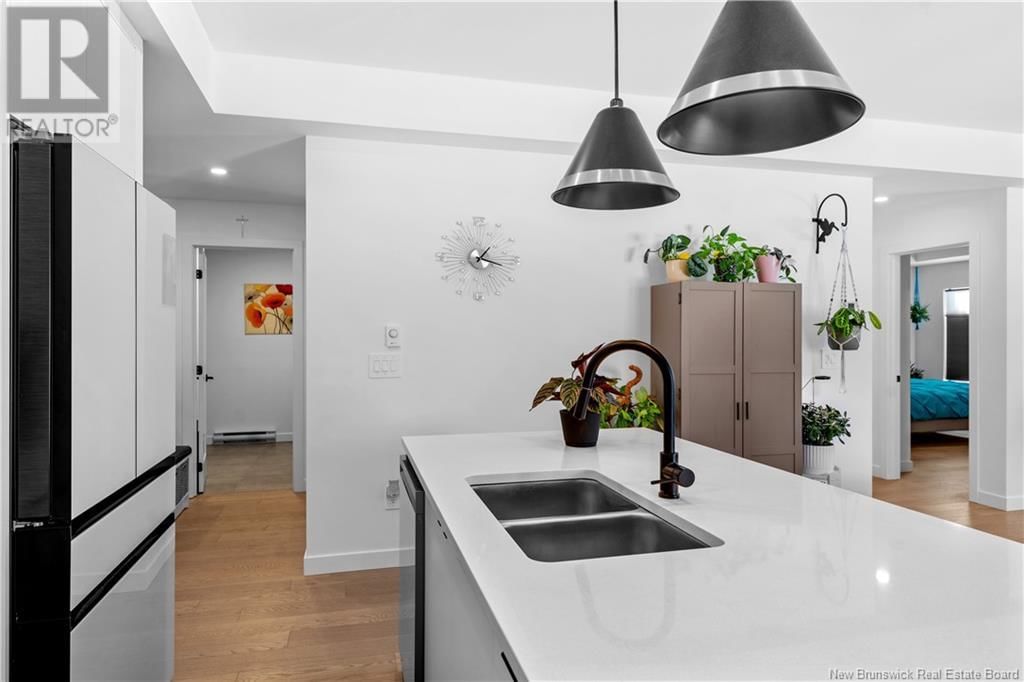 10 CAMELOT DRIVE Image 10