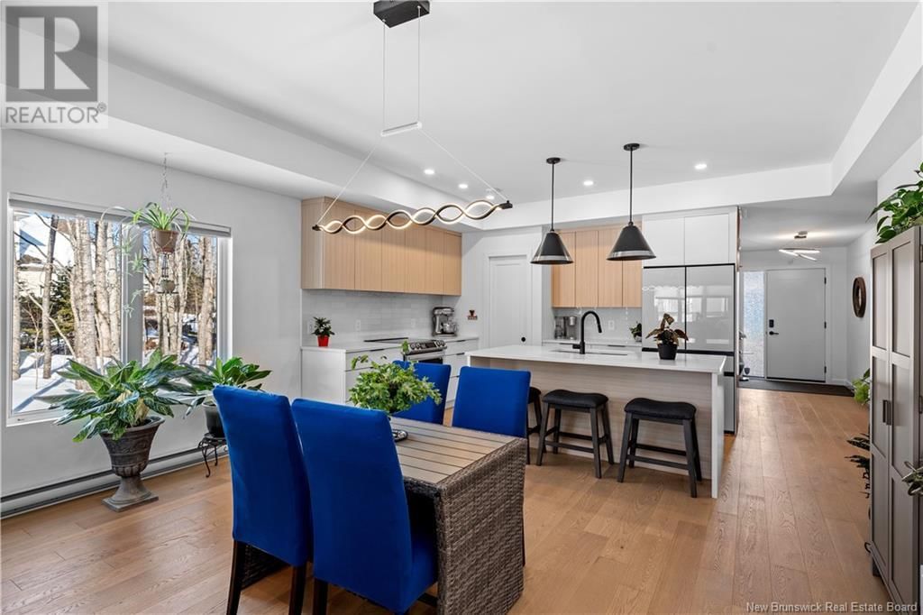 10 CAMELOT DRIVE Image 11