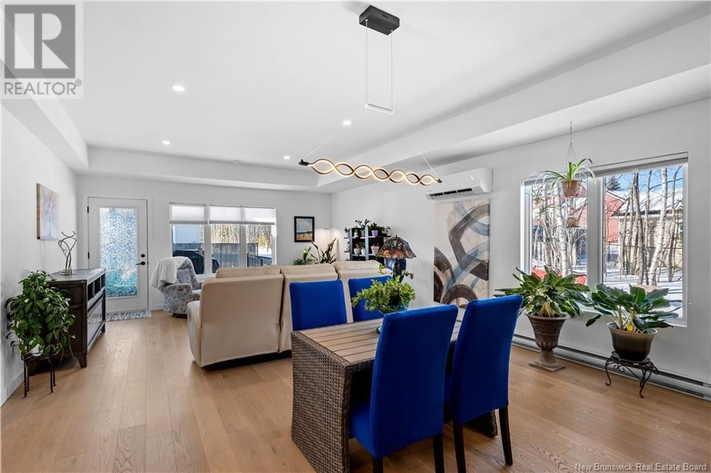 10 CAMELOT DRIVE Image 13