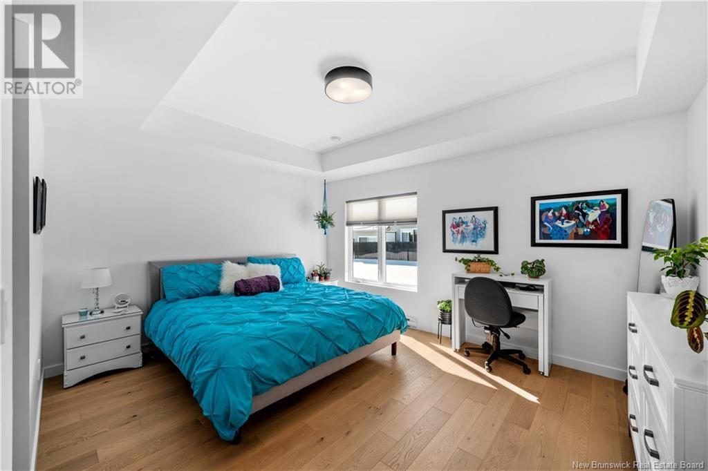 10 CAMELOT DRIVE Image 18