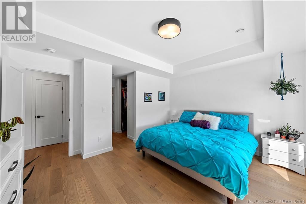 10 CAMELOT DRIVE Image 19