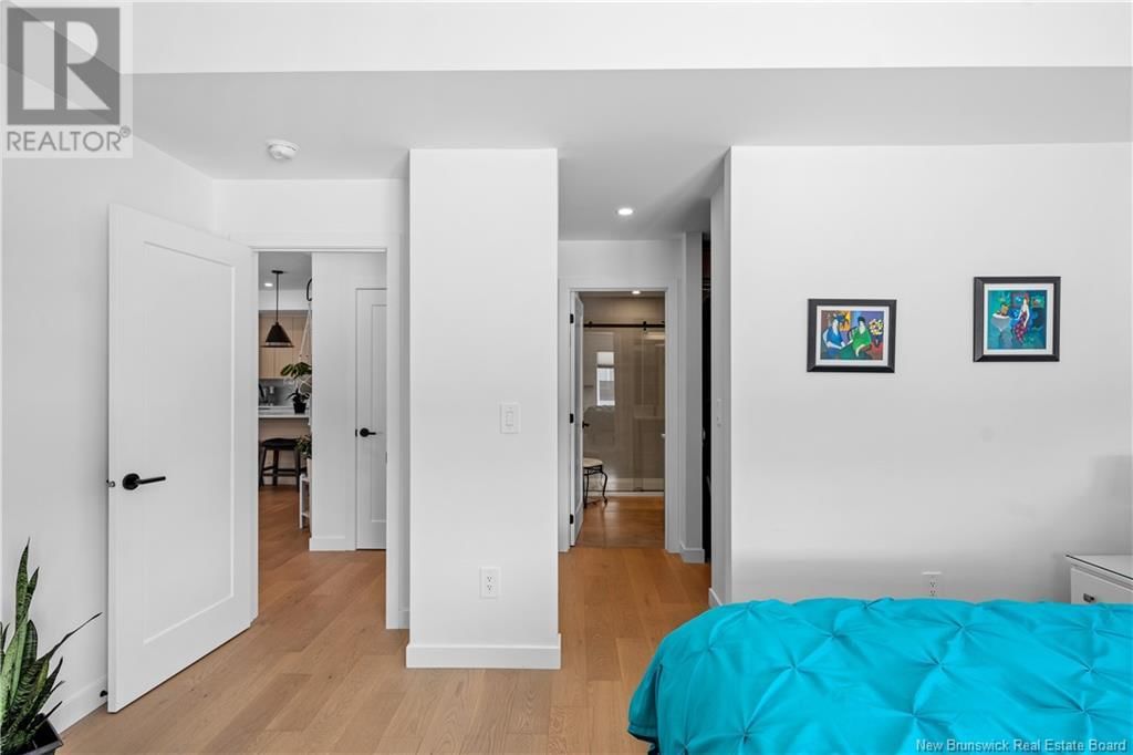 10 CAMELOT DRIVE Image 21