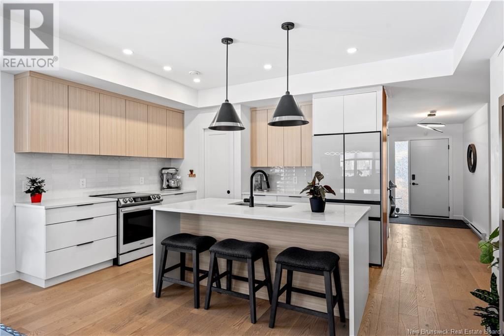 10 CAMELOT DRIVE Image 3