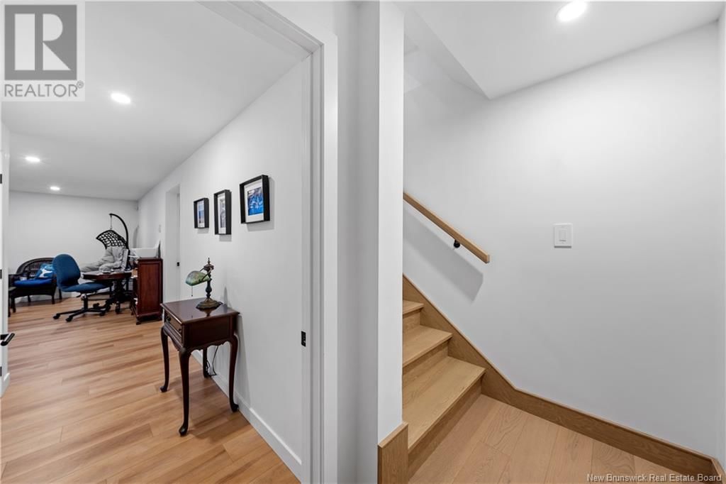 10 CAMELOT DRIVE Image 33
