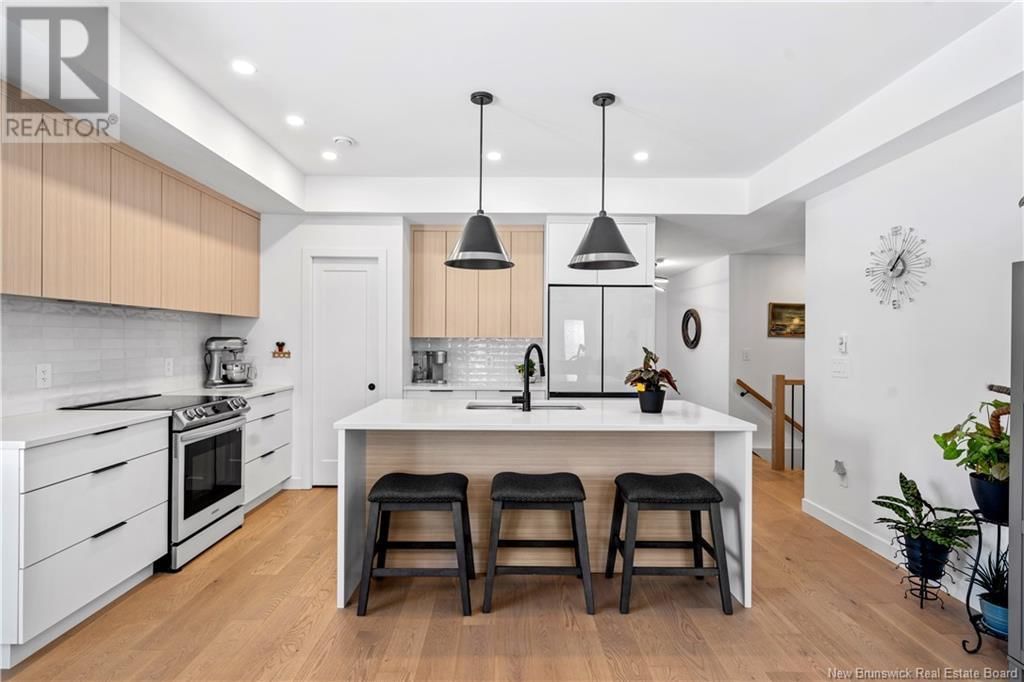 10 CAMELOT DRIVE Image 4