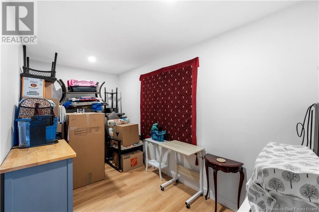 10 CAMELOT DRIVE Image 43