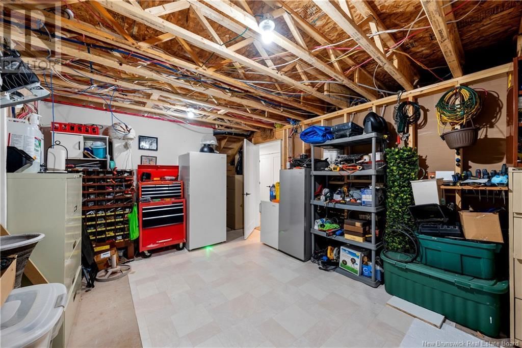 10 CAMELOT DRIVE Image 44