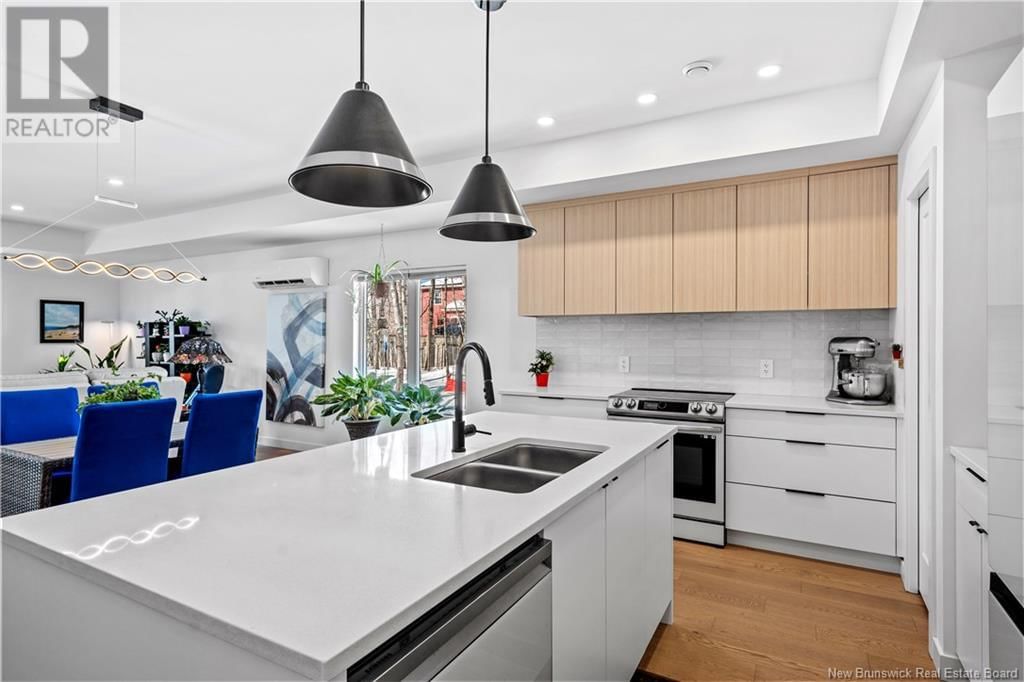 10 CAMELOT DRIVE Image 6