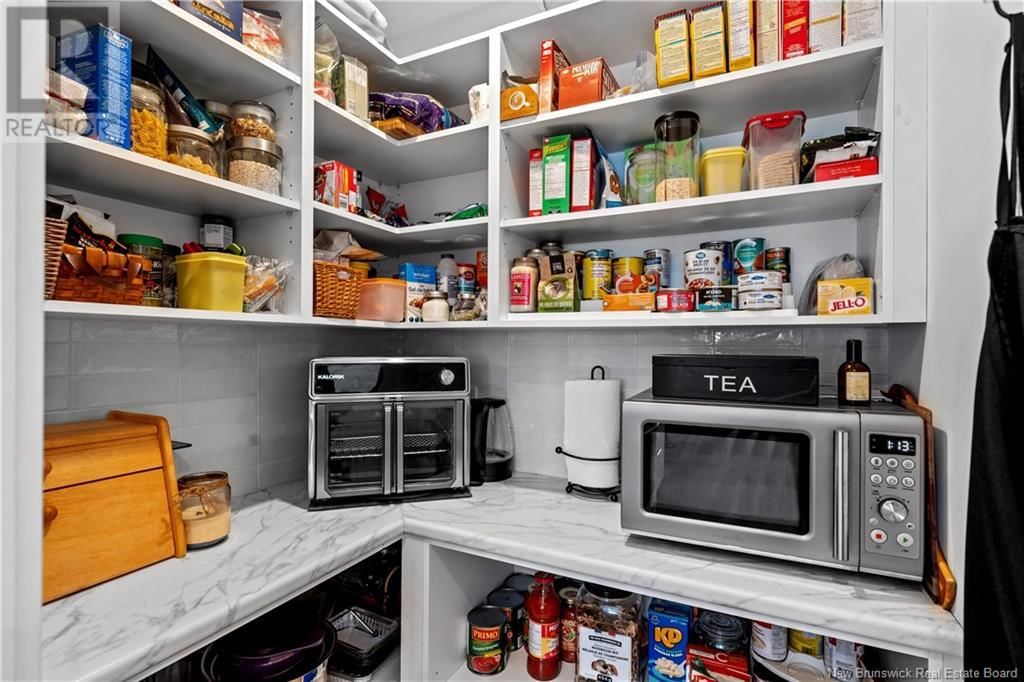 10 CAMELOT DRIVE Image 9