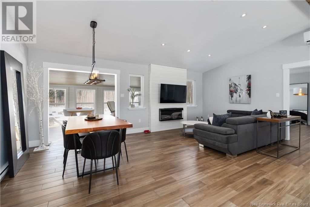 81 WATERFRONT DRIVE Image 13