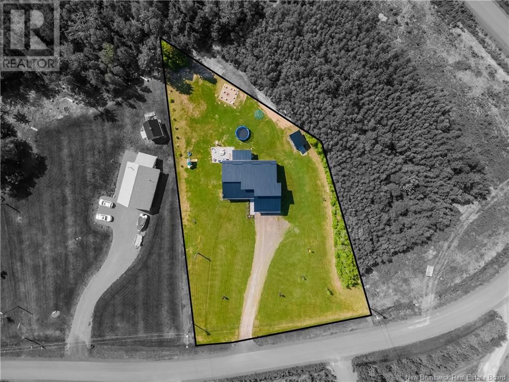 81 WATERFRONT DRIVE Image 2