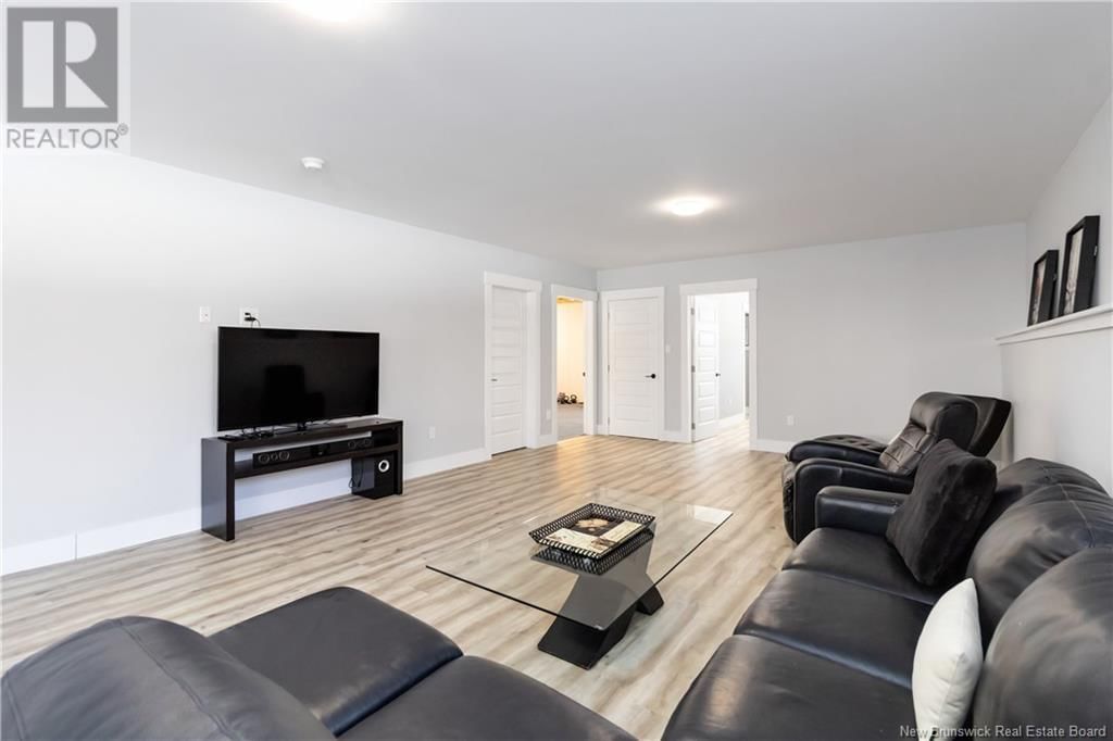 81 WATERFRONT DRIVE Image 35