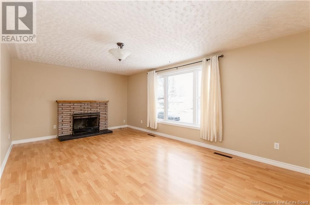 4 HIGHLAND DRIVE Image 16