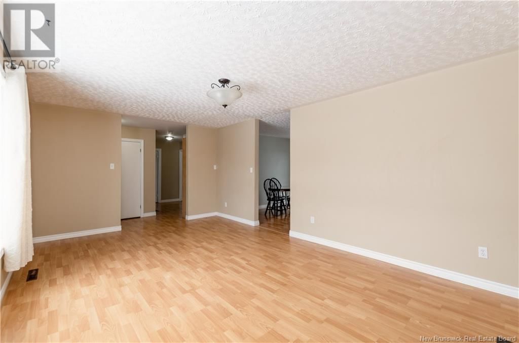 4 HIGHLAND DRIVE Image 17