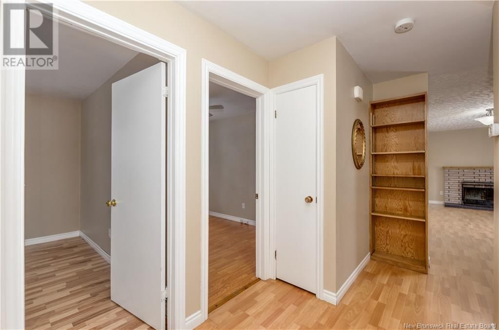 4 HIGHLAND DRIVE Image 24