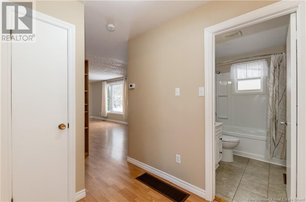 4 HIGHLAND DRIVE Image 26