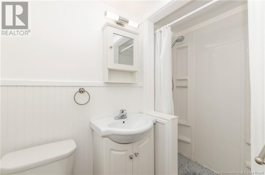 4 HIGHLAND DRIVE Image 38