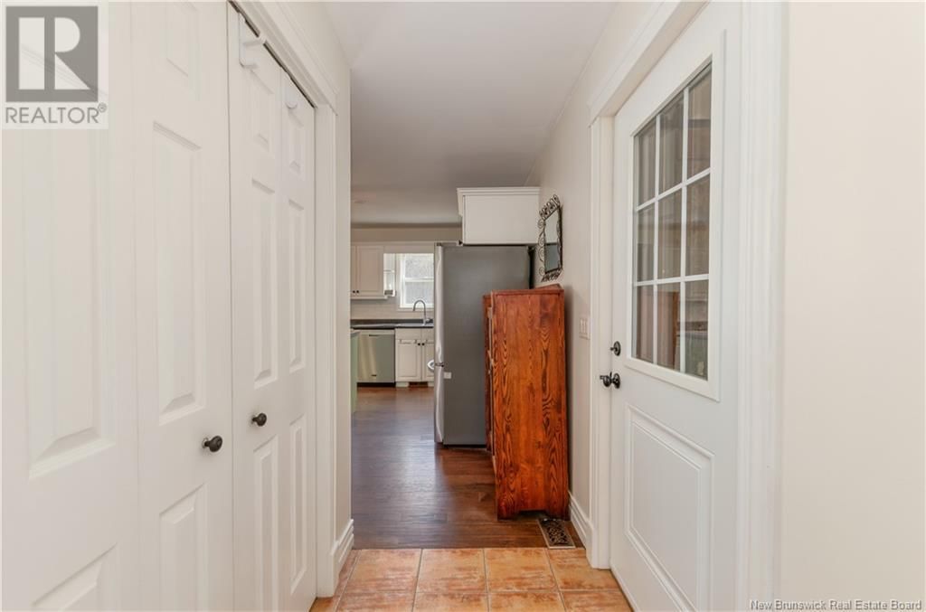 130 NICHOLAS DRIVE Image 14