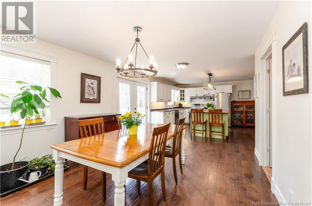 130 NICHOLAS DRIVE Image 21