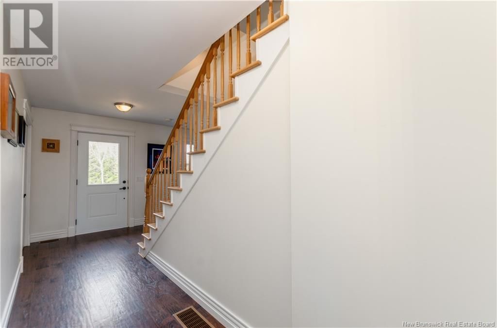 130 NICHOLAS DRIVE Image 22