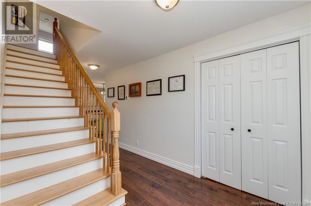 130 NICHOLAS DRIVE Image 23