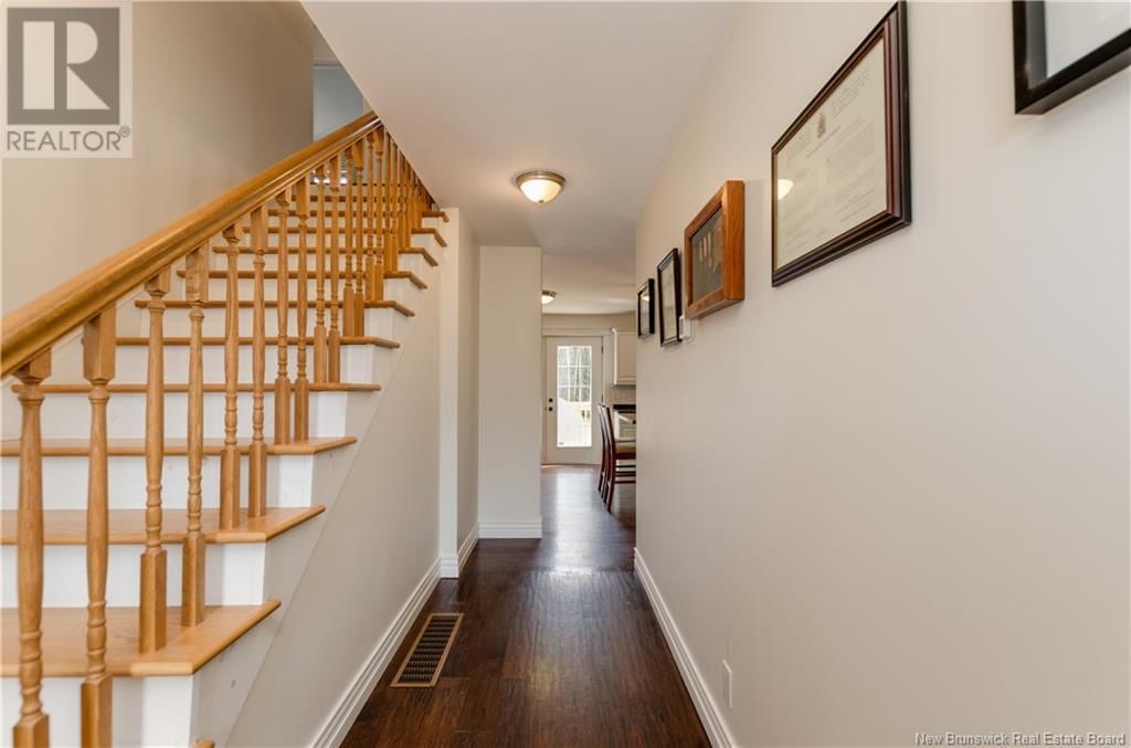 130 NICHOLAS DRIVE Image 24