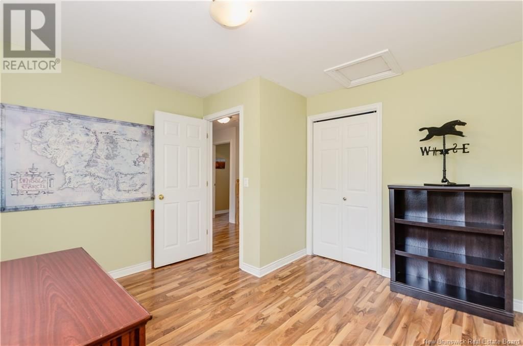 130 NICHOLAS DRIVE Image 27