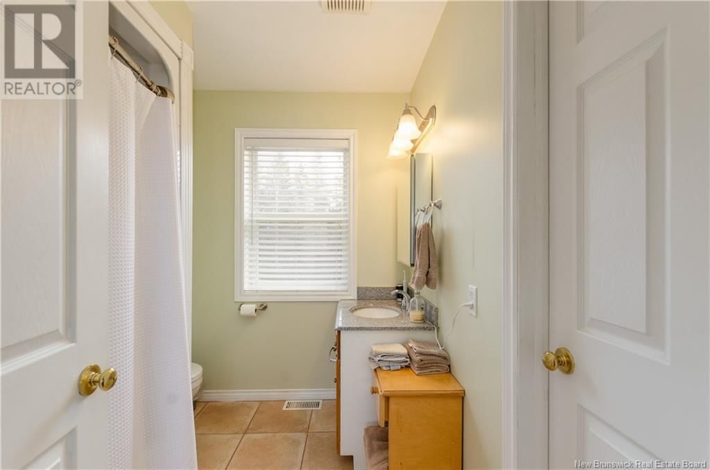130 NICHOLAS DRIVE Image 34