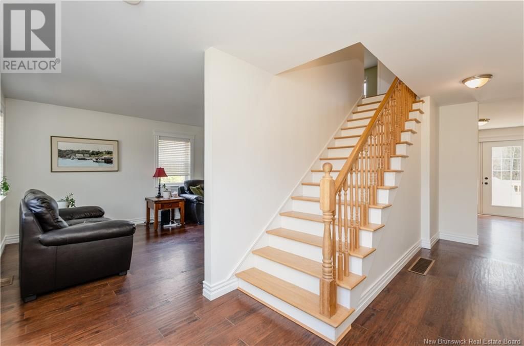 130 NICHOLAS DRIVE Image 38