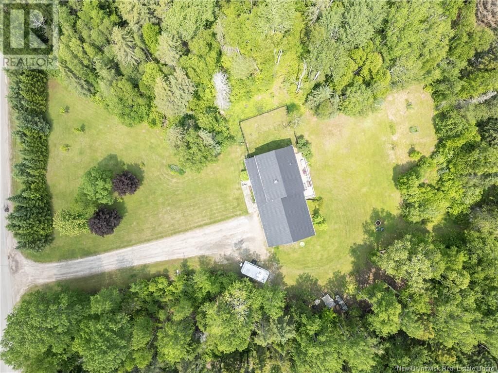 130 NICHOLAS DRIVE Image 44