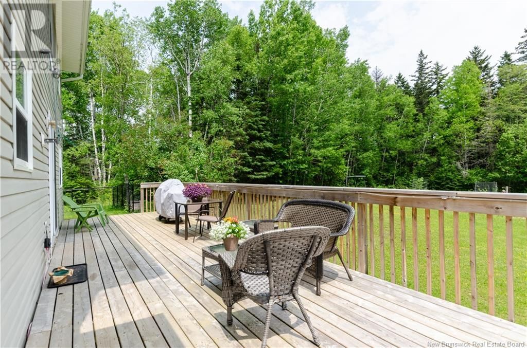 130 NICHOLAS DRIVE Image 7