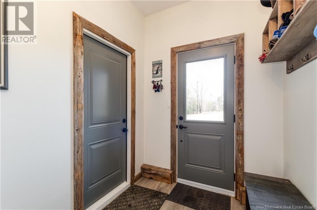 130 NICHOLAS DRIVE Image 9