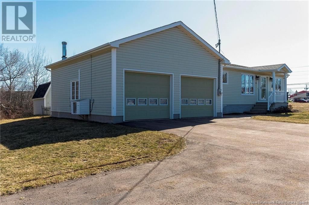 14 POINTE DU CHENE ROAD Image 2