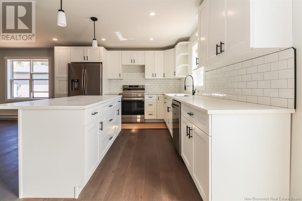 15 BELLBOTTOM WAY Image 11