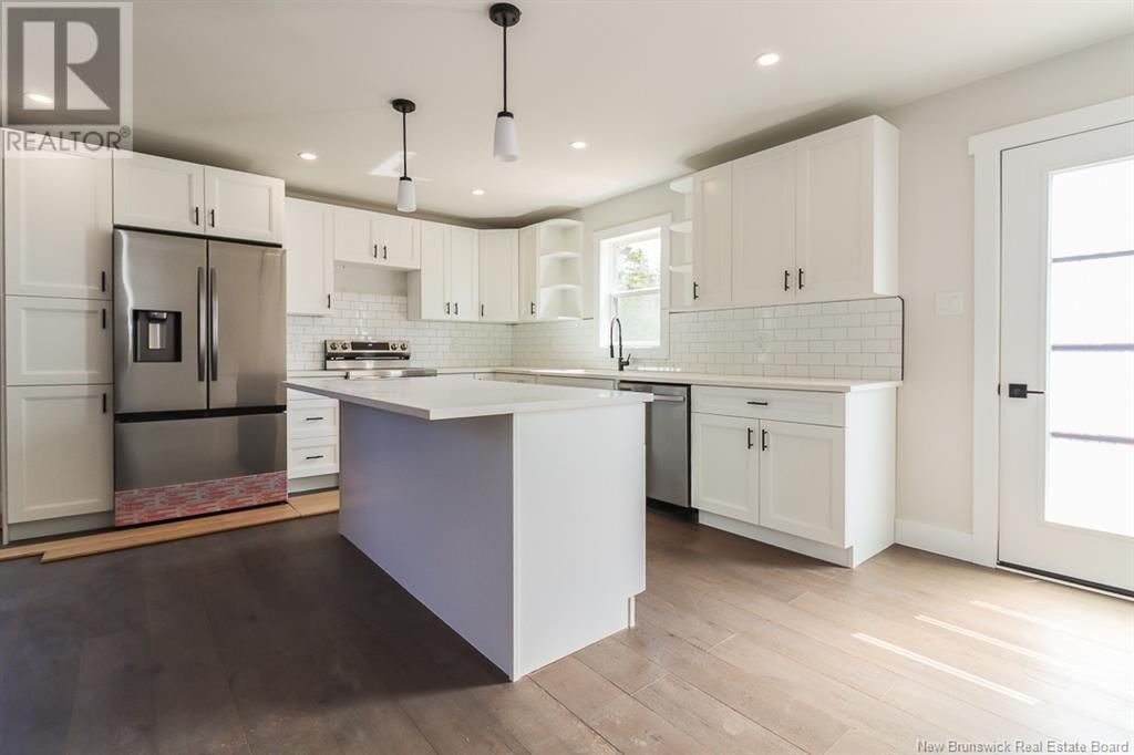 15 BELLBOTTOM WAY Image 12