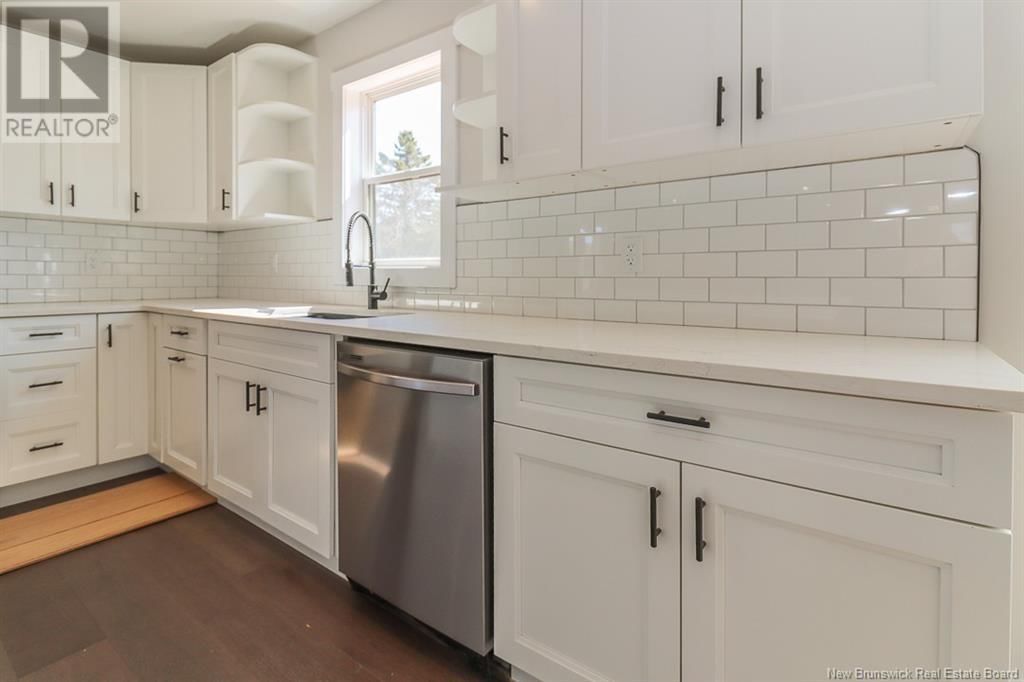 15 BELLBOTTOM WAY Image 15
