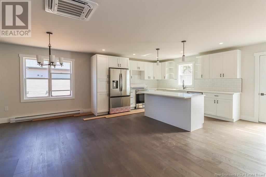 15 BELLBOTTOM WAY Image 16