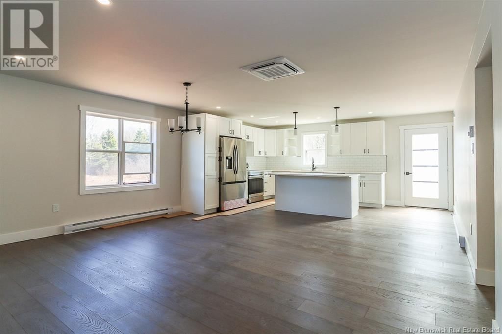 15 BELLBOTTOM WAY Image 17