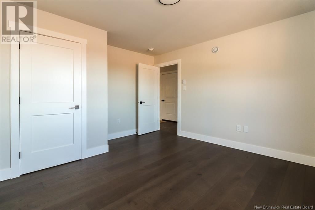 15 BELLBOTTOM WAY Image 20