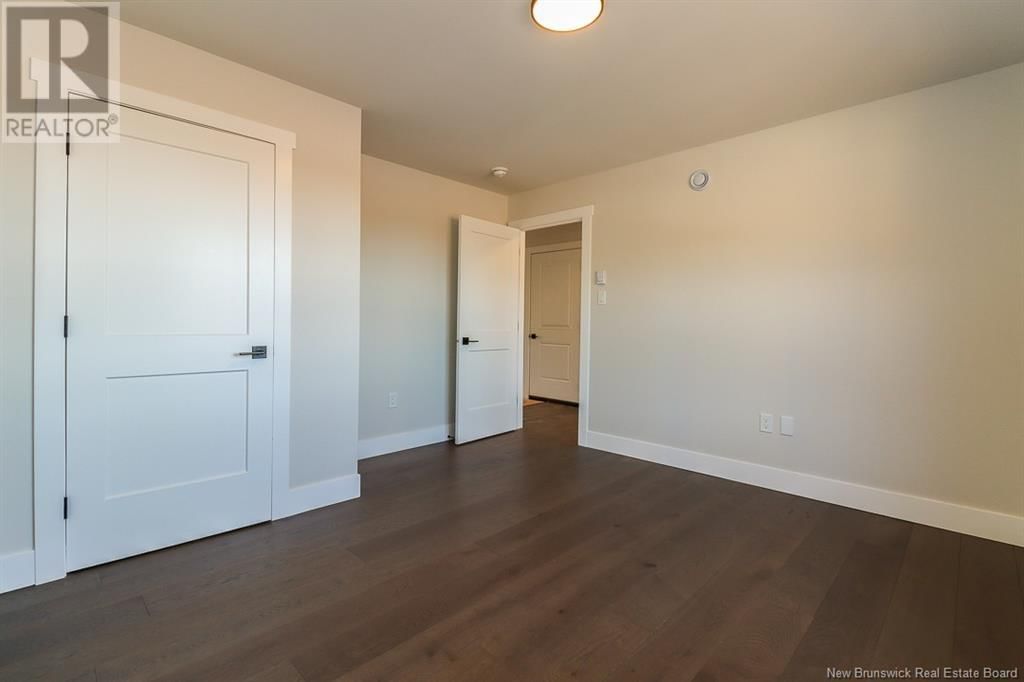 15 BELLBOTTOM WAY Image 22