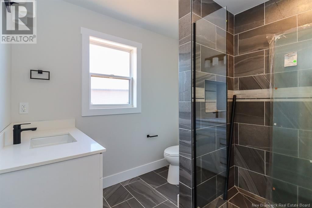 15 BELLBOTTOM WAY Image 31