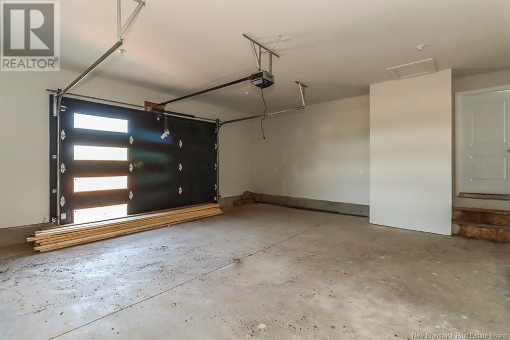 15 BELLBOTTOM WAY Image 34