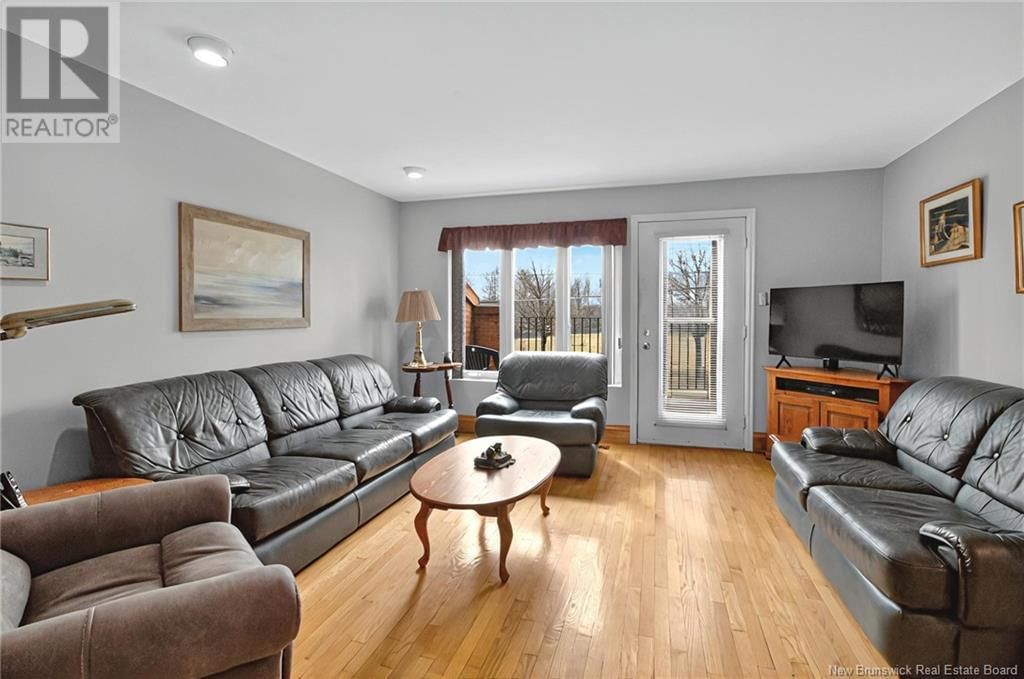 43 PARLEE DRIVE Image 12