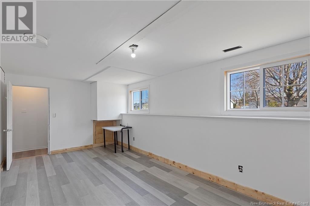 33 MEGHAN STREET Image 23