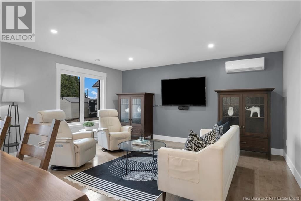 323 CENTRALE STREET Image 11