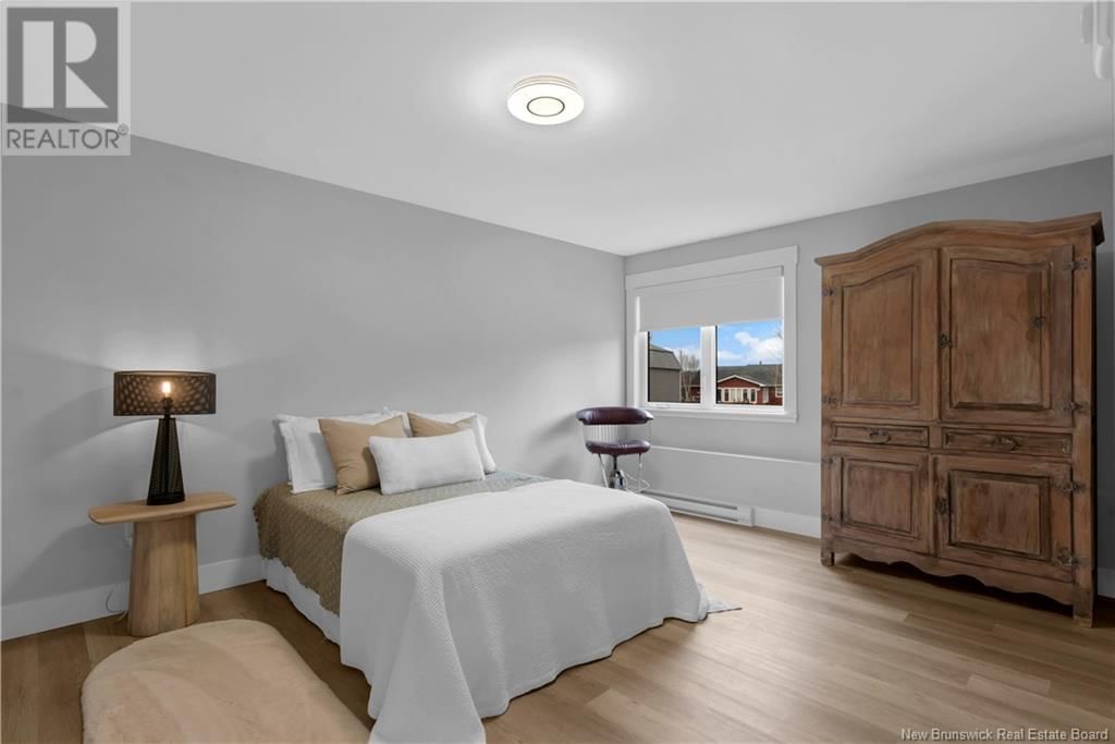 323 CENTRALE STREET Image 35