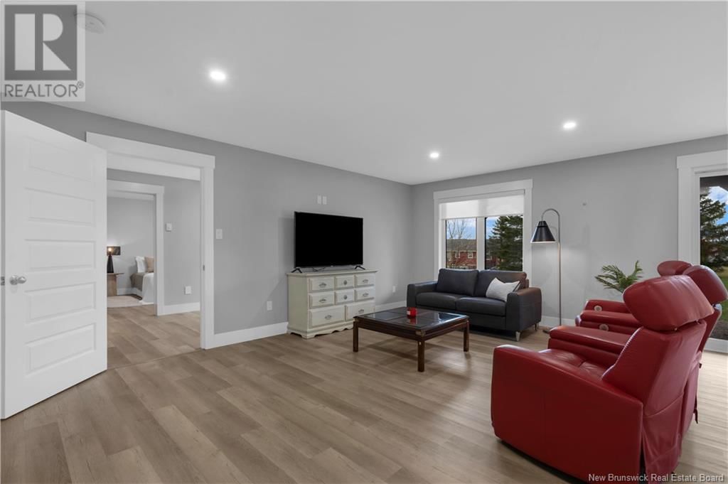 323 CENTRALE STREET Image 36