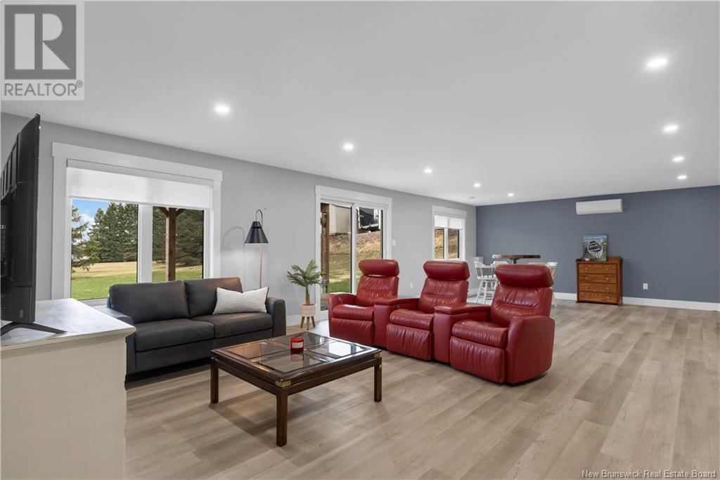 323 CENTRALE STREET Image 38
