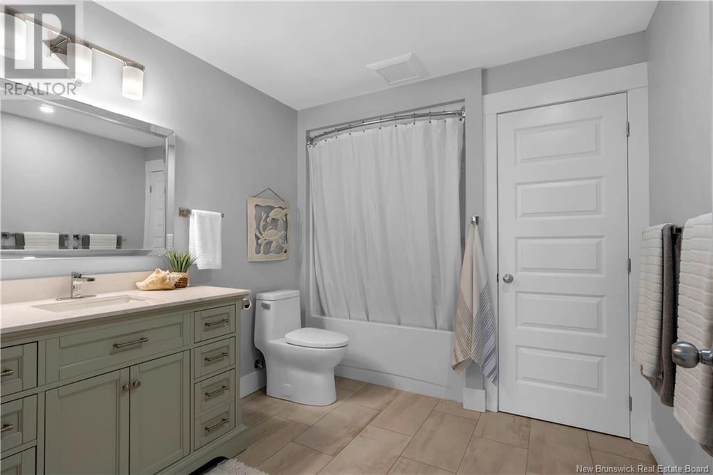 323 CENTRALE STREET Image 41