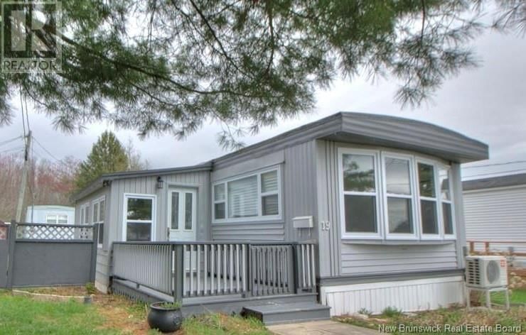 19 LAURA LANE Image 1